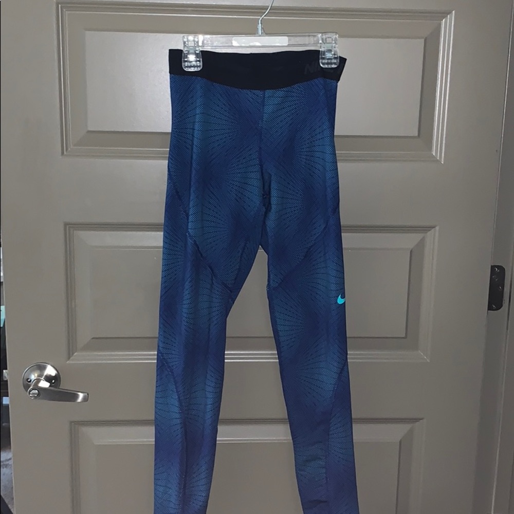 Nike Pro women’s full length leggings